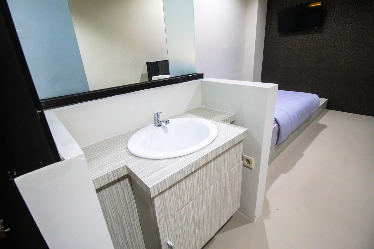 ดีพารากอน กาลิจูดาน Hotel สุราบายา ภายนอก รูปภาพ